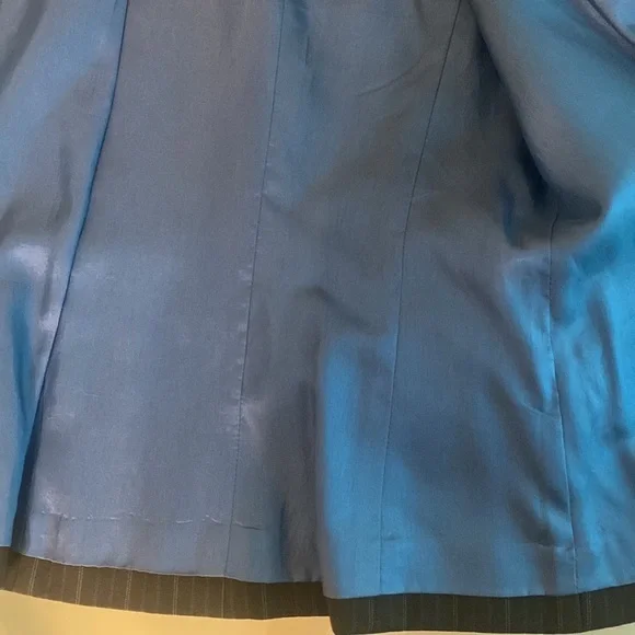 Ann Taylor Blazer Ann Taylor Virgin WOOL Pinstripe Blazer with Stretch Size 6P - Picture 7 of 10